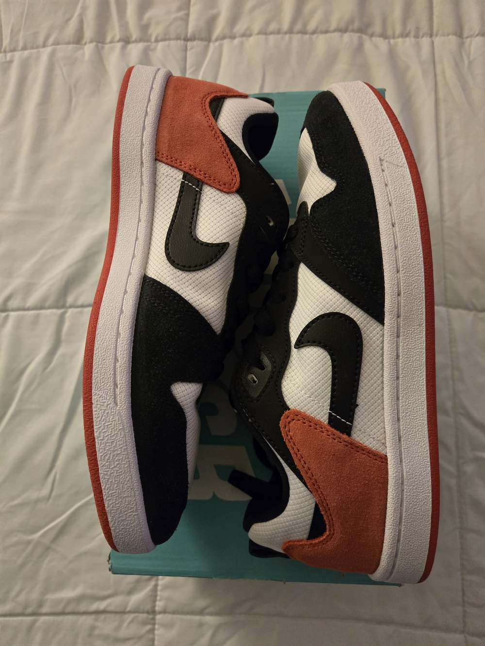 Nike Sb Alleyoop (Gs) Brand New Never Worn Red Black & White Low Top Size 7y